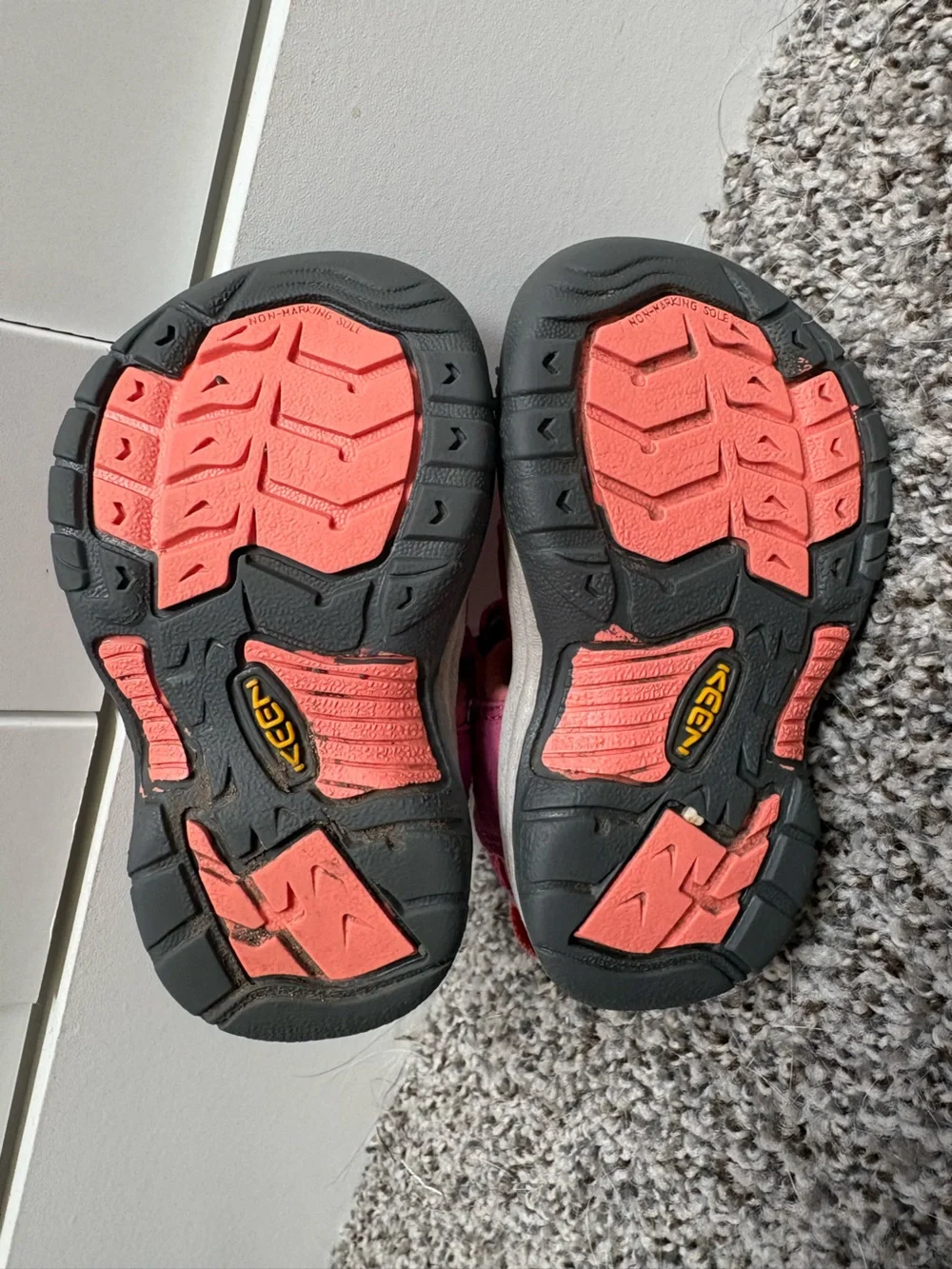 Keen Waterproof Hiking Sandals Toddler Size 4c Pink Strappy Closed-Toe Sandal